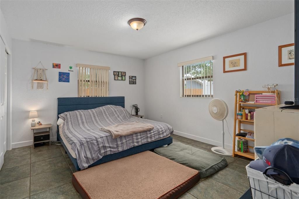 En Venta: $365,000 (4 camas, 0 baños, 2166 Pies cuadrados)