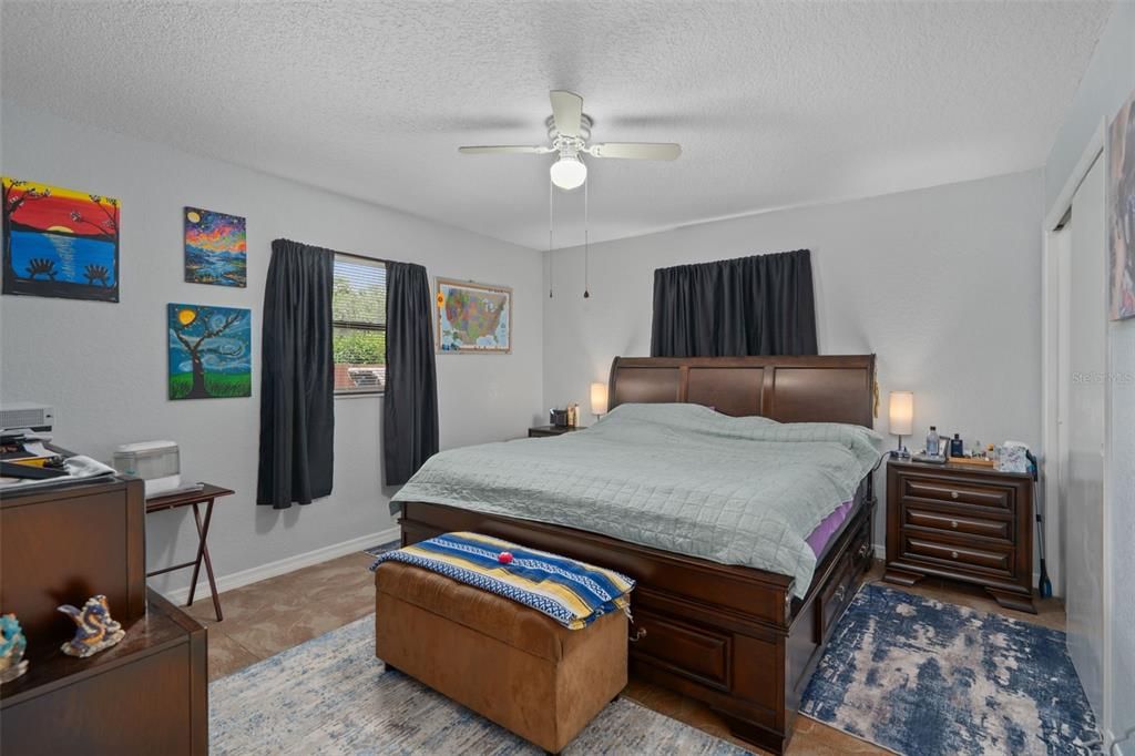 En Venta: $365,000 (4 camas, 0 baños, 2166 Pies cuadrados)