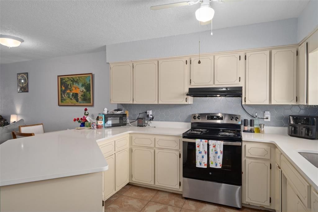 En Venta: $365,000 (4 camas, 0 baños, 2166 Pies cuadrados)