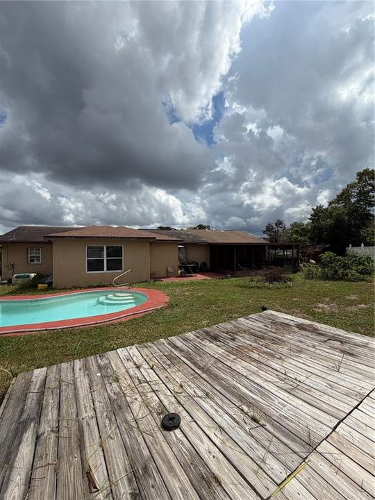 For Sale: $270,000 (4 beds, 3 baths, 1974 Square Feet)