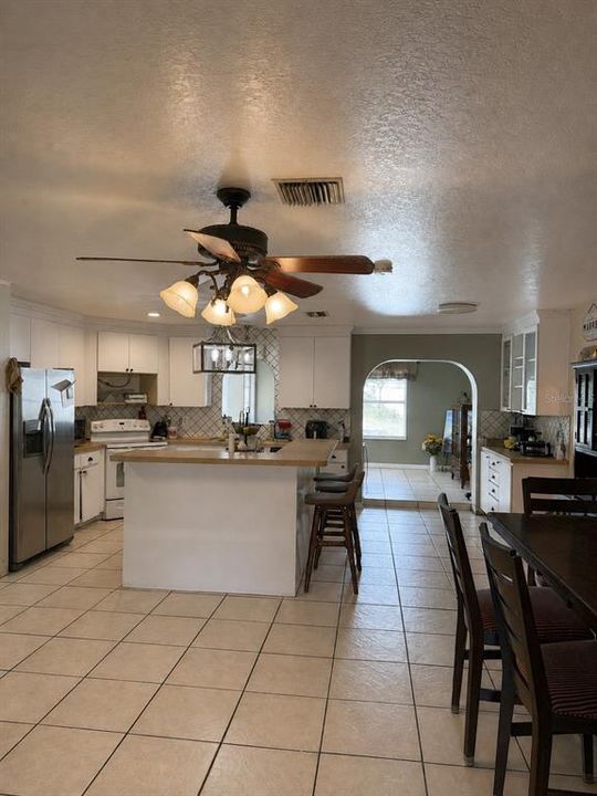For Sale: $270,000 (4 beds, 3 baths, 1974 Square Feet)