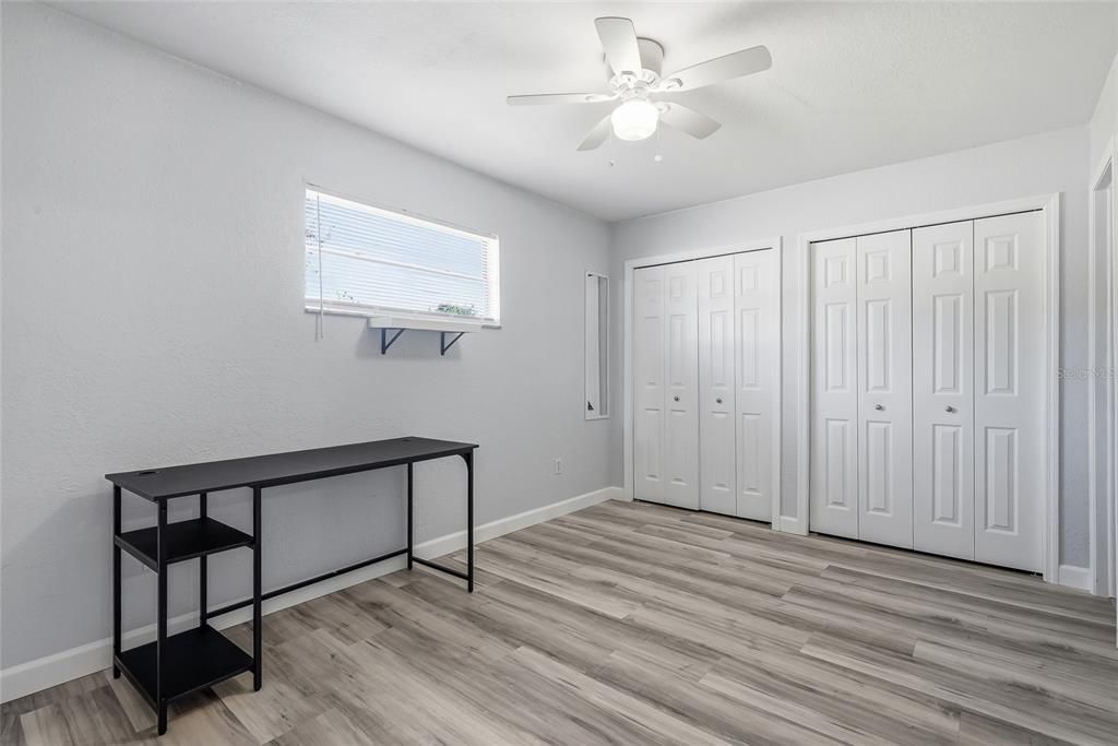 For Sale: $278,000 (3 beds, 2 baths, 1041 Square Feet)