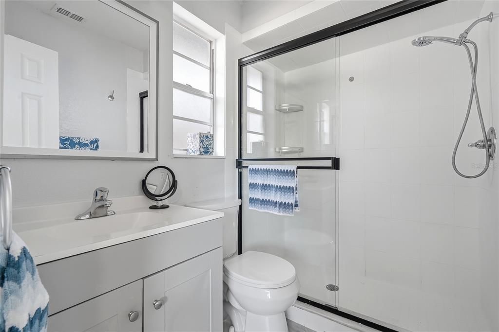 For Sale: $278,000 (3 beds, 2 baths, 1041 Square Feet)