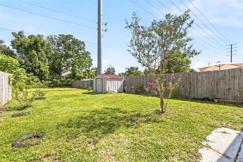 For Sale: $278,000 (3 beds, 2 baths, 1041 Square Feet)