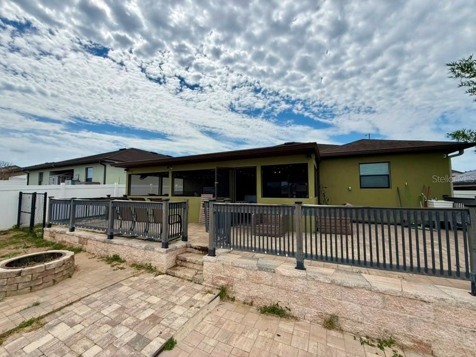 For Rent: $2,150 (3 beds, 2 baths, 1616 Square Feet)