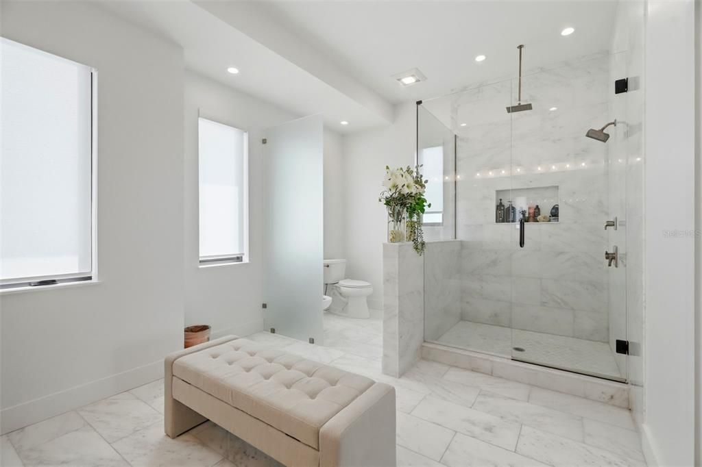 For Rent: $14,500 (4 beds, 5 baths, 3329 Square Feet)