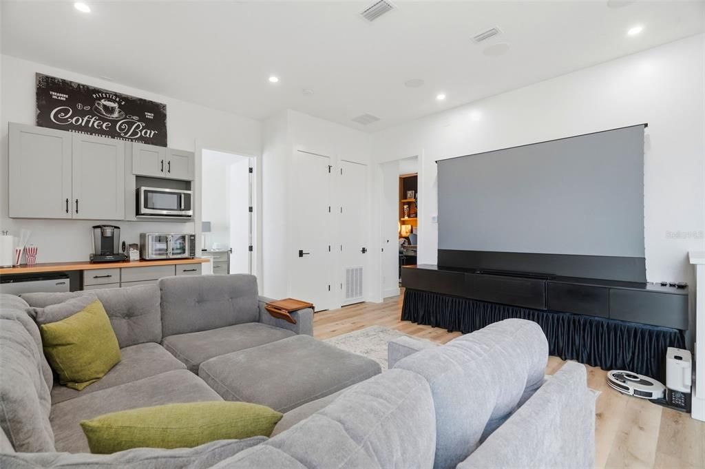 For Rent: $14,500 (4 beds, 5 baths, 3329 Square Feet)