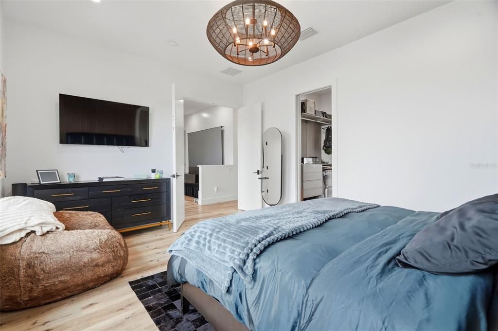 For Rent: $14,500 (4 beds, 5 baths, 3329 Square Feet)