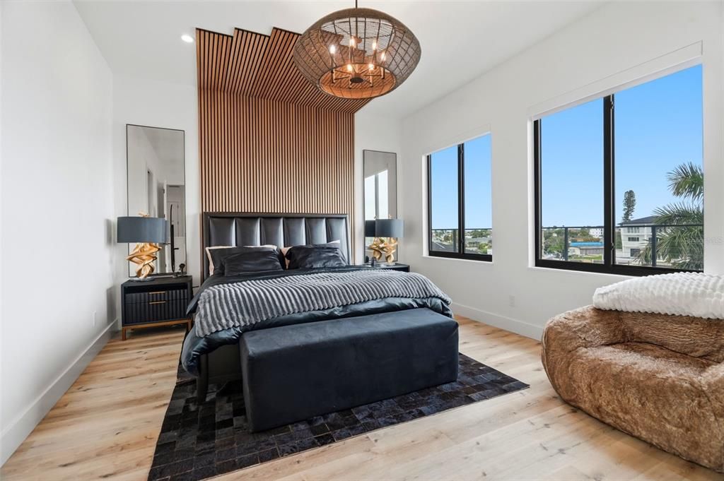 For Rent: $14,500 (4 beds, 5 baths, 3329 Square Feet)