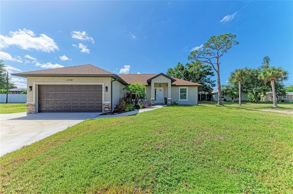 For Sale: $444,000 (3 beds, 2 baths, 1530 Square Feet)