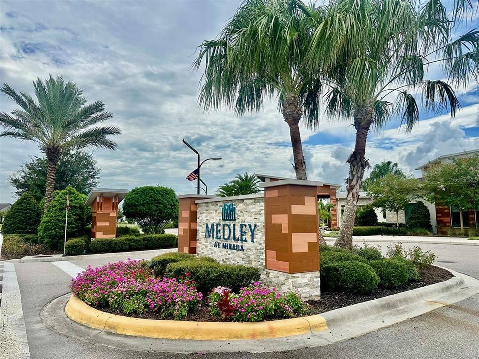 For Sale: $274,900 (2 beds, 2 baths, 1405 Square Feet)