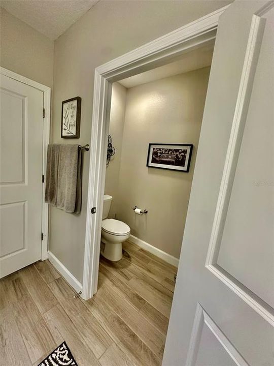 For Sale: $274,900 (2 beds, 2 baths, 1405 Square Feet)