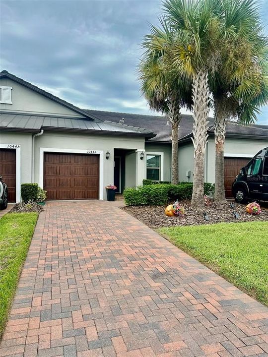 For Sale: $274,900 (2 beds, 2 baths, 1405 Square Feet)