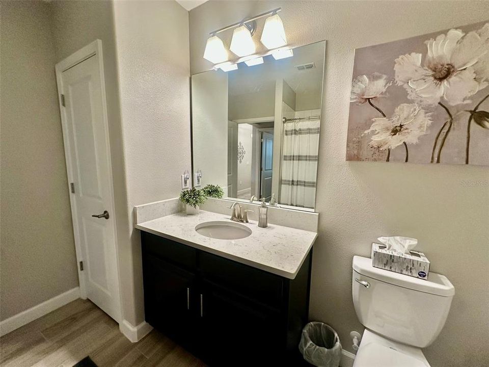 For Sale: $274,900 (2 beds, 2 baths, 1405 Square Feet)