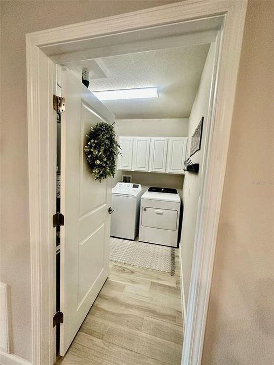 For Sale: $274,900 (2 beds, 2 baths, 1405 Square Feet)