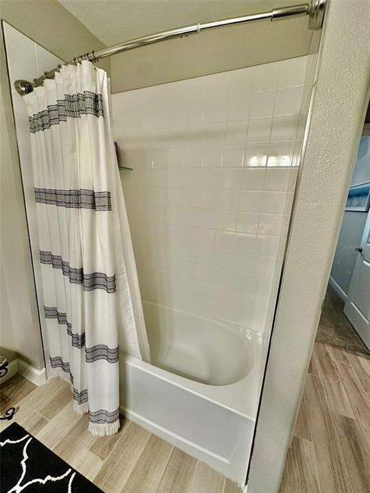 For Sale: $274,900 (2 beds, 2 baths, 1405 Square Feet)