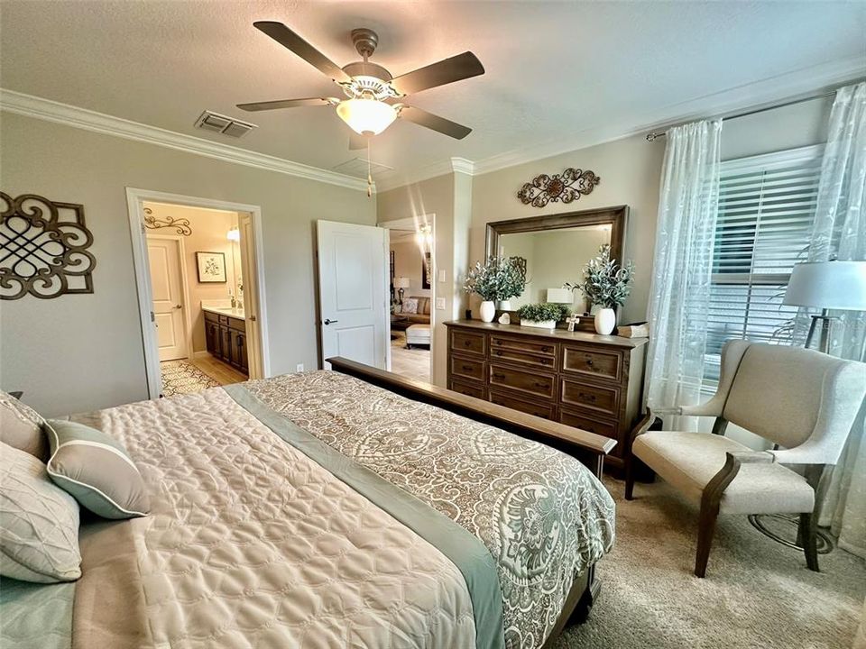 For Sale: $274,900 (2 beds, 2 baths, 1405 Square Feet)