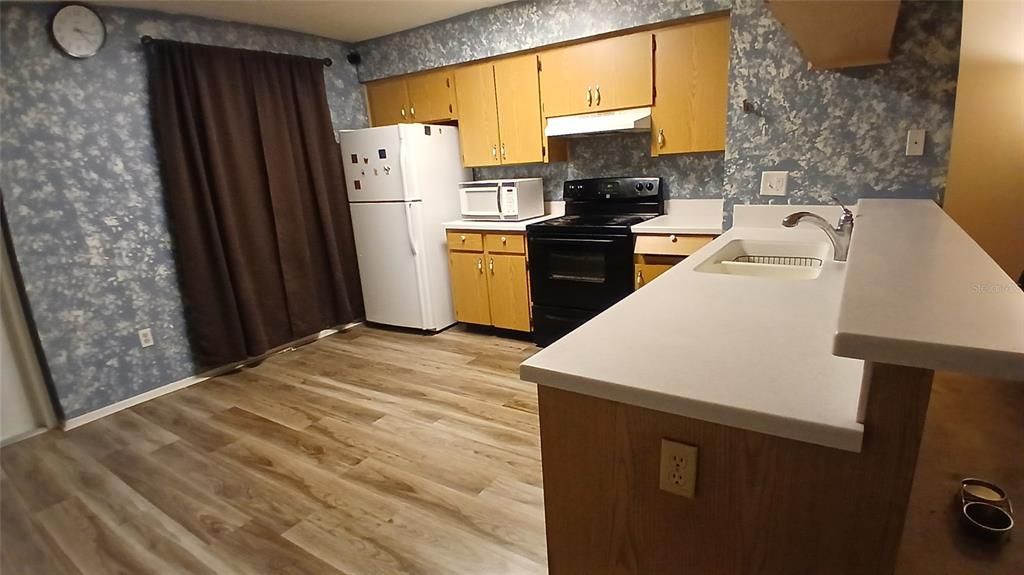Active With Contract: $335,000 (4 beds, 2 baths, 1328 Square Feet)