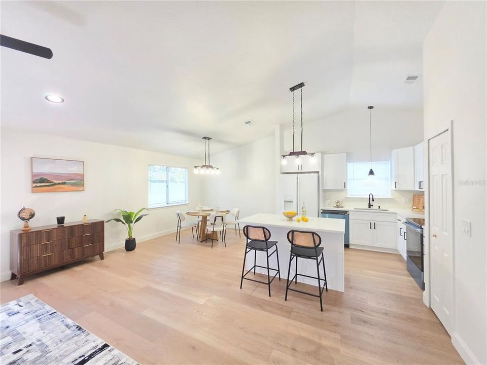 En Venta: $347,500 (3 camas, 2 baños, 1388 Pies cuadrados)