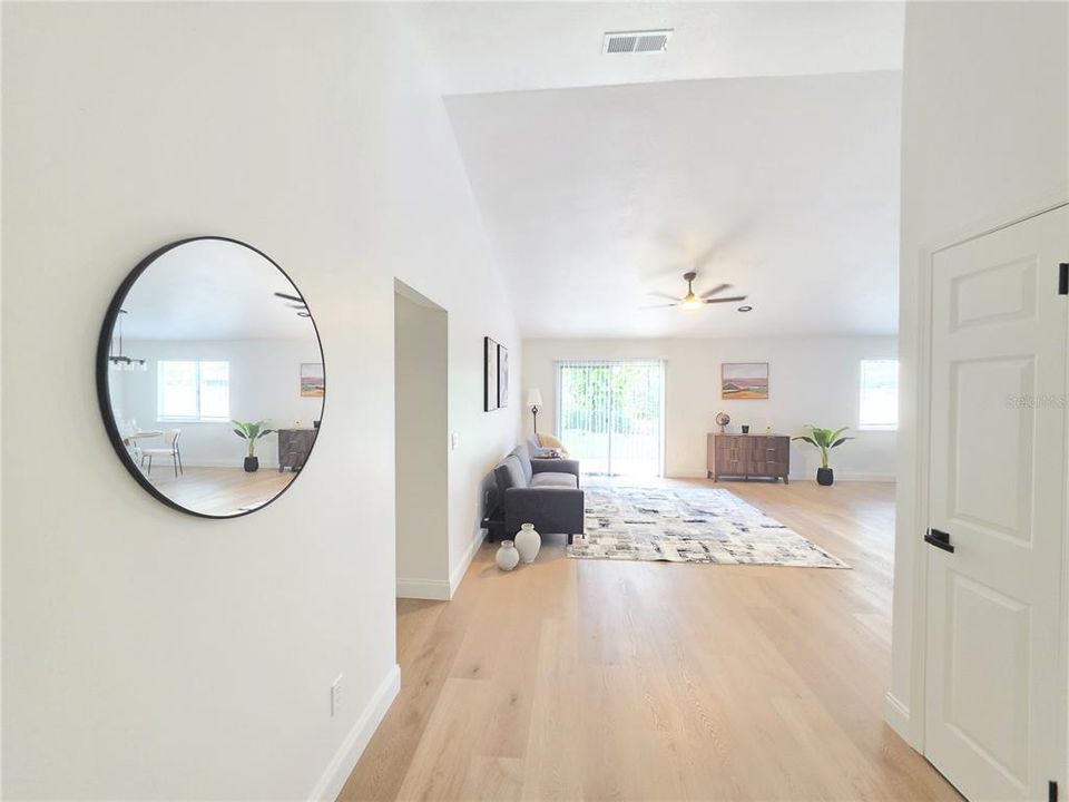En Venta: $347,500 (3 camas, 2 baños, 1388 Pies cuadrados)