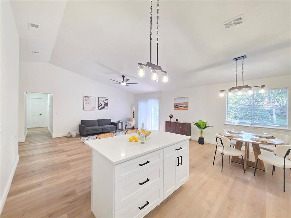 En Venta: $347,500 (3 camas, 2 baños, 1388 Pies cuadrados)