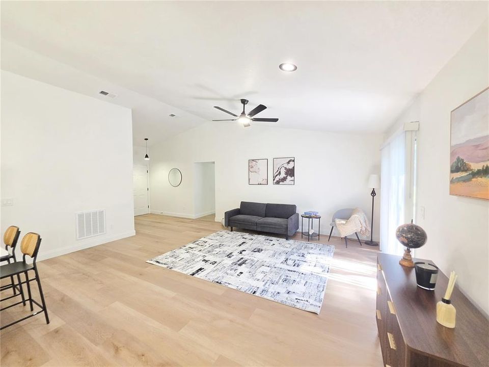 En Venta: $347,500 (3 camas, 2 baños, 1388 Pies cuadrados)