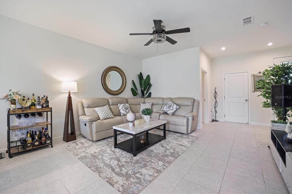 For Sale: $309,900 (3 beds, 2 baths, 1512 Square Feet)