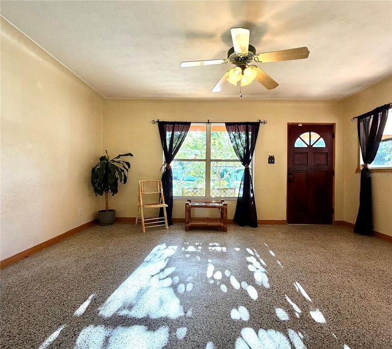 En Venta: $374,900 (2 camas, 1 baños, 1013 Pies cuadrados)