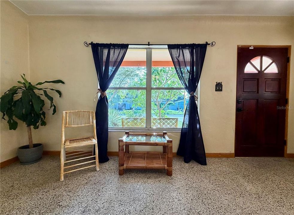 En Venta: $374,900 (2 camas, 1 baños, 1013 Pies cuadrados)