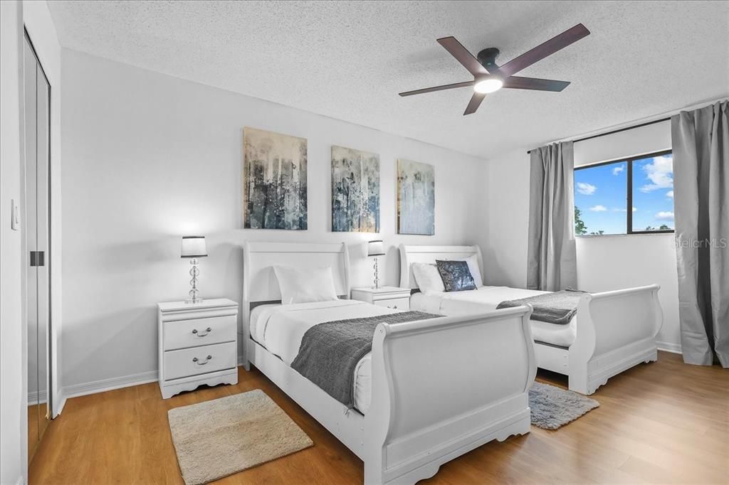 For Sale: $257,300 (3 beds, 2 baths, 1375 Square Feet)