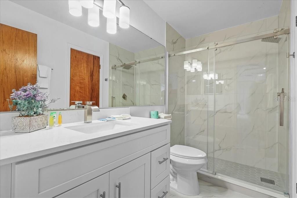 For Sale: $257,300 (3 beds, 2 baths, 1375 Square Feet)