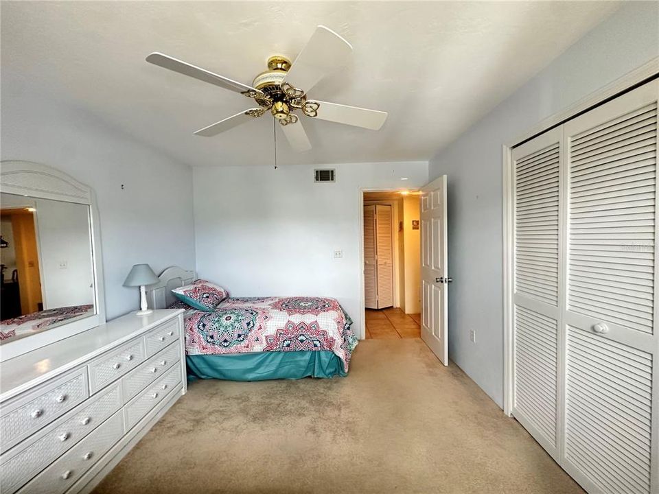 For Sale: $175,000 (2 beds, 2 baths, 1064 Square Feet)