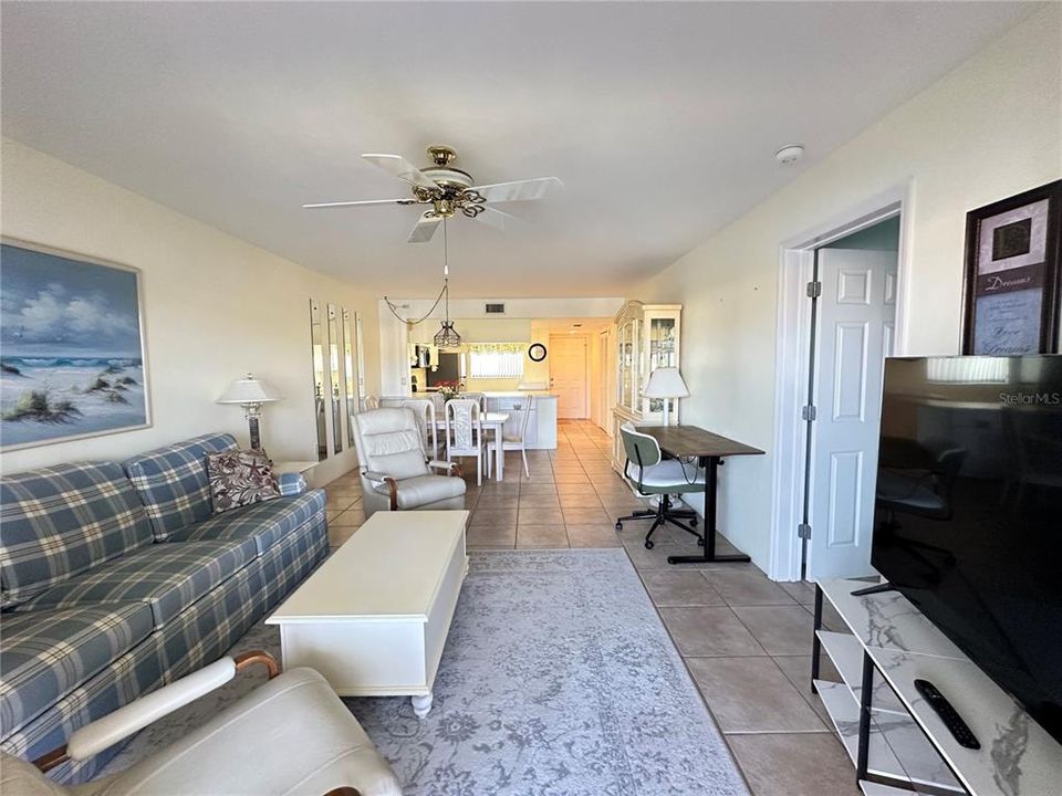 For Sale: $175,000 (2 beds, 2 baths, 1064 Square Feet)