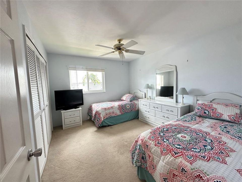 For Sale: $175,000 (2 beds, 2 baths, 1064 Square Feet)