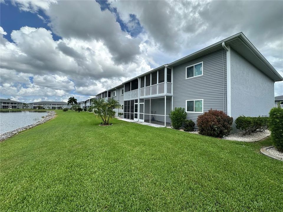 For Sale: $175,000 (2 beds, 2 baths, 1064 Square Feet)