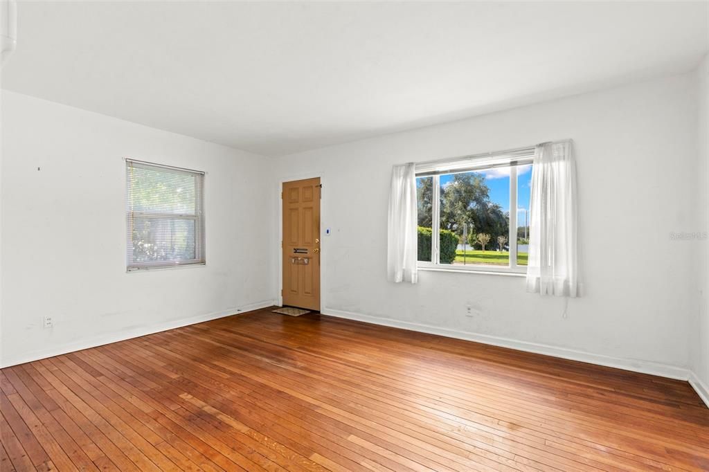 En Venta: $289,900 (2 camas, 1 baños, 790 Pies cuadrados)