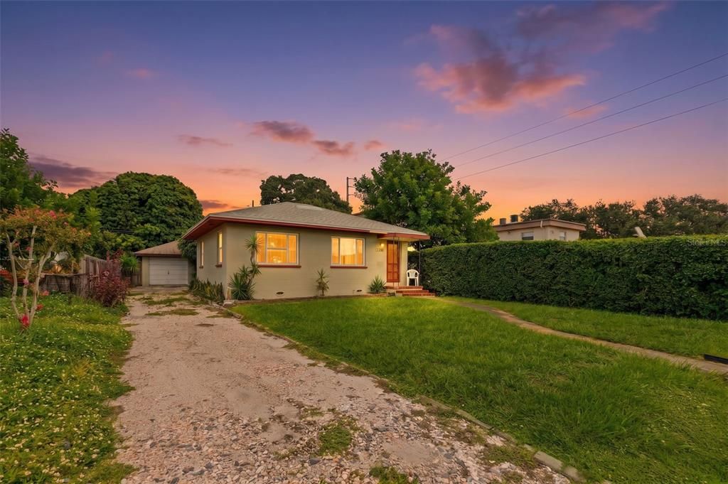 En Venta: $289,900 (2 camas, 1 baños, 790 Pies cuadrados)