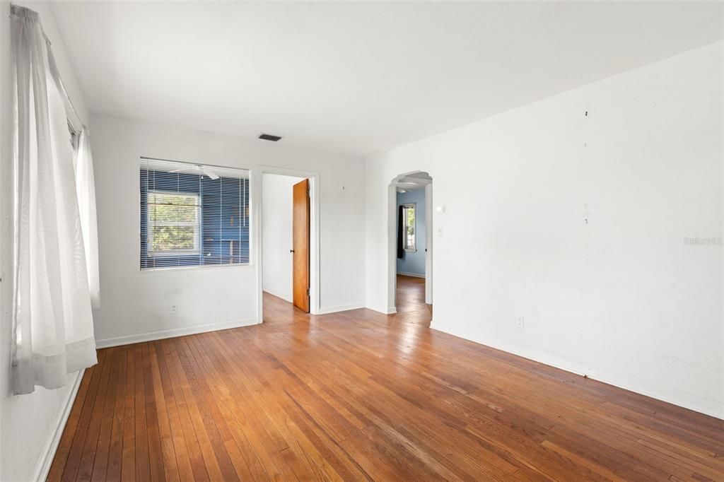 En Venta: $289,900 (2 camas, 1 baños, 790 Pies cuadrados)