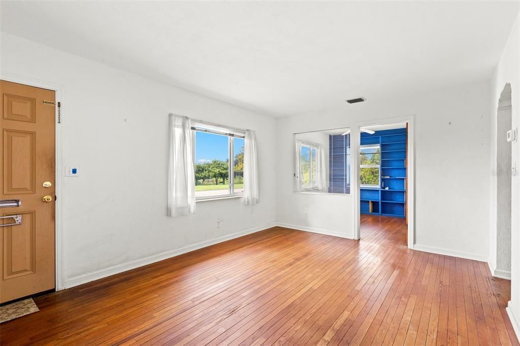 En Venta: $289,900 (2 camas, 1 baños, 790 Pies cuadrados)