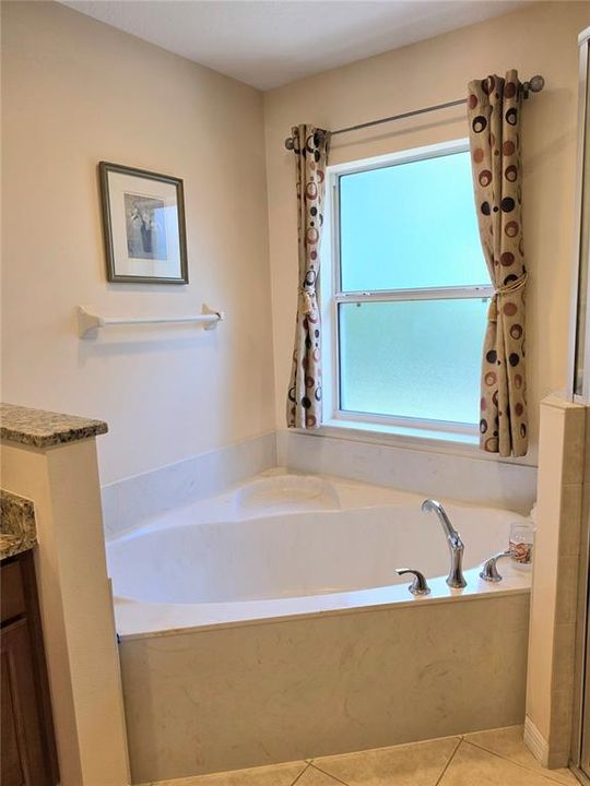 For Sale: $419,000 (5 beds, 3 baths, 2190 Square Feet)