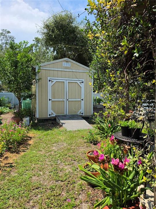 For Sale: $419,000 (5 beds, 3 baths, 2190 Square Feet)