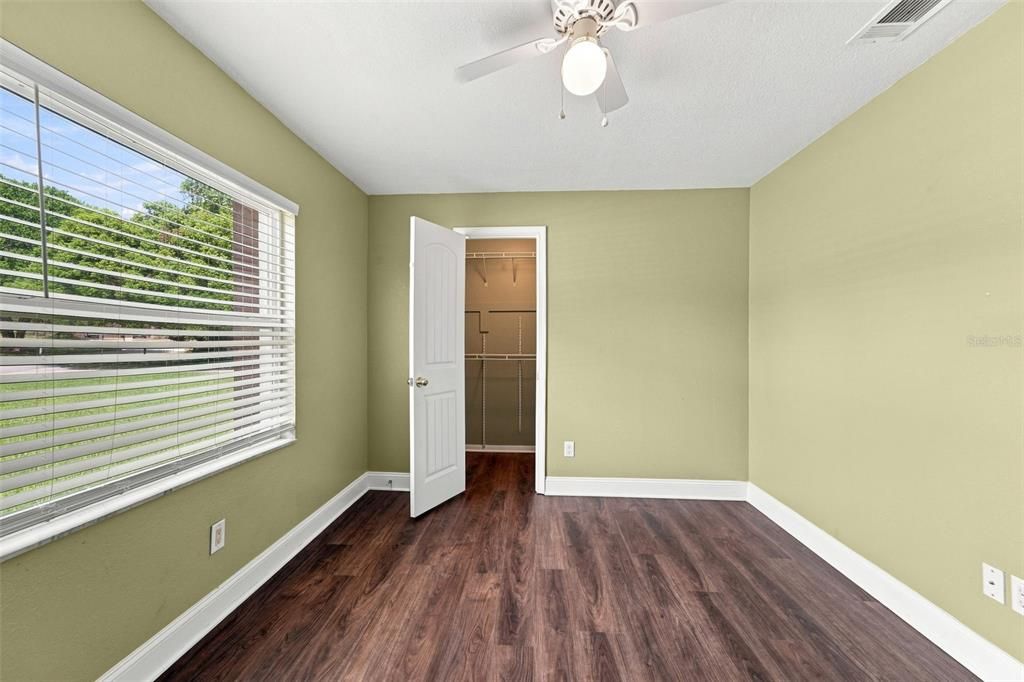 For Sale: $297,900 (3 beds, 2 baths, 1213 Square Feet)