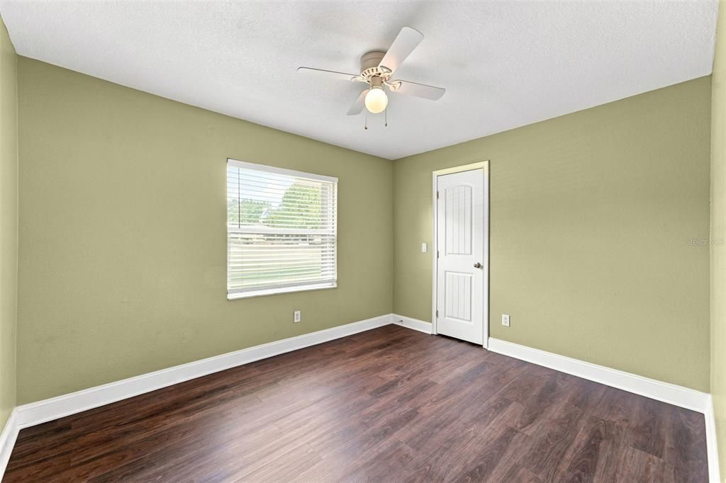 For Sale: $297,900 (3 beds, 2 baths, 1213 Square Feet)