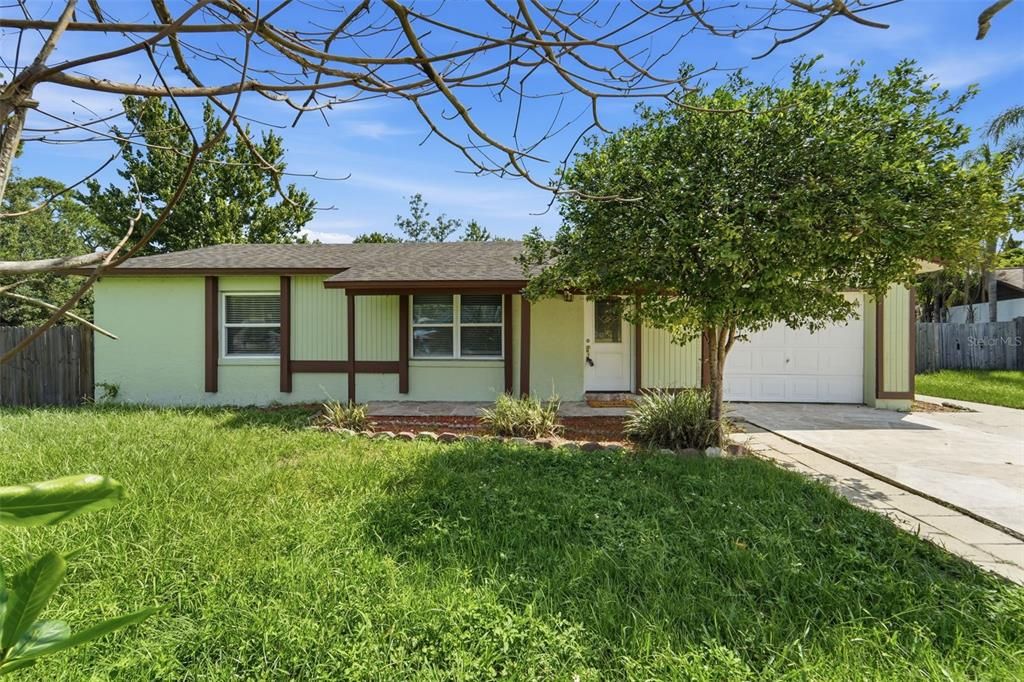 For Sale: $297,900 (3 beds, 2 baths, 1213 Square Feet)