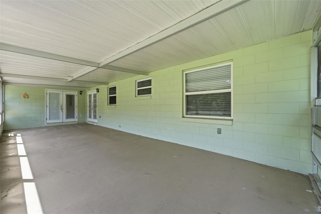 For Sale: $297,900 (3 beds, 2 baths, 1213 Square Feet)