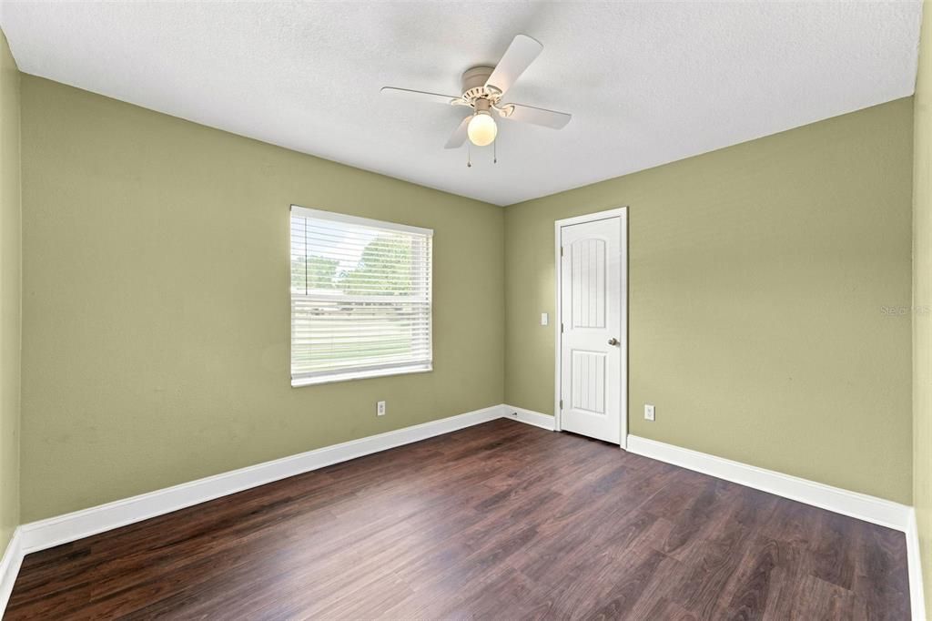 For Sale: $297,900 (3 beds, 2 baths, 1213 Square Feet)