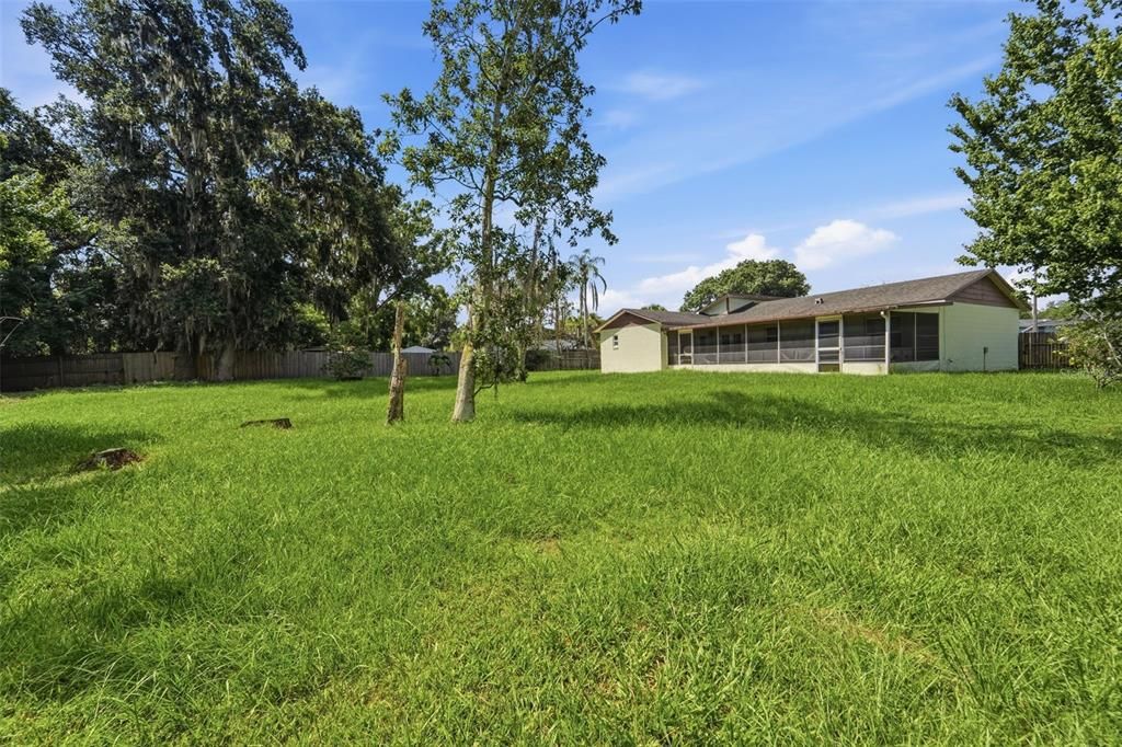 For Sale: $297,900 (3 beds, 2 baths, 1213 Square Feet)