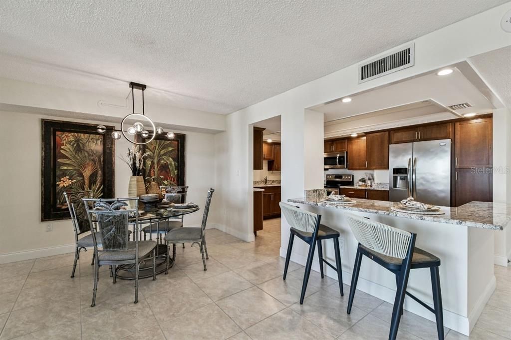 En Venta: $469,000 (2 camas, 2 baños, 1370 Pies cuadrados)