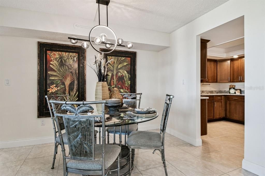 En Venta: $469,000 (2 camas, 2 baños, 1370 Pies cuadrados)