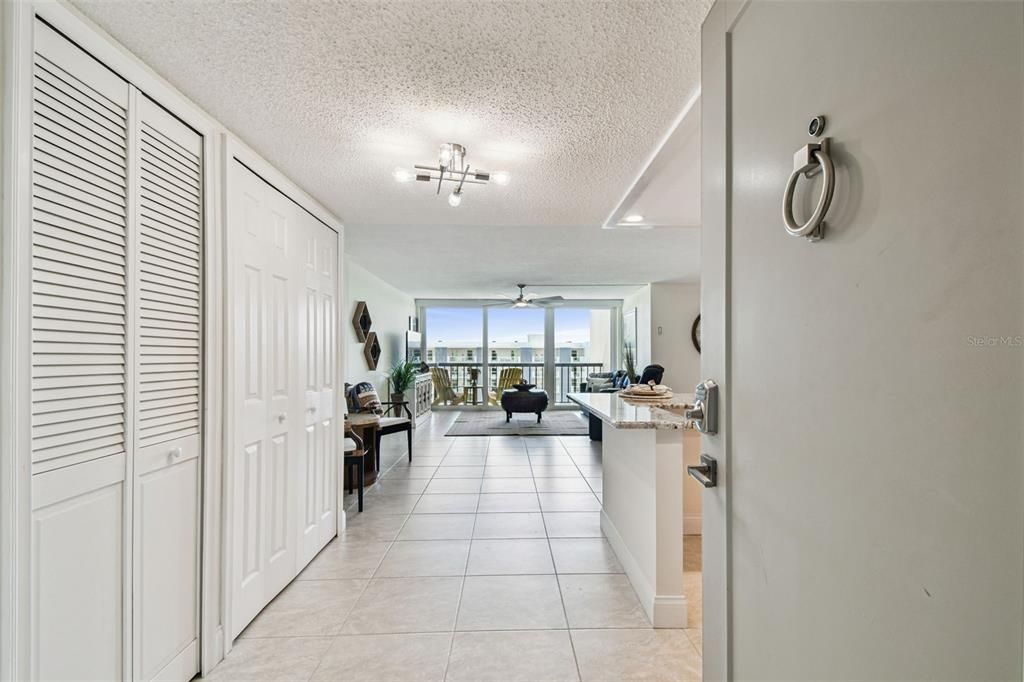 En Venta: $469,000 (2 camas, 2 baños, 1370 Pies cuadrados)